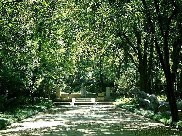 A scenic view of Hangzhou Yuqianmu