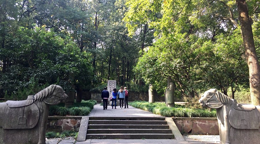 A scenic view of Hangzhou Yuqianmu