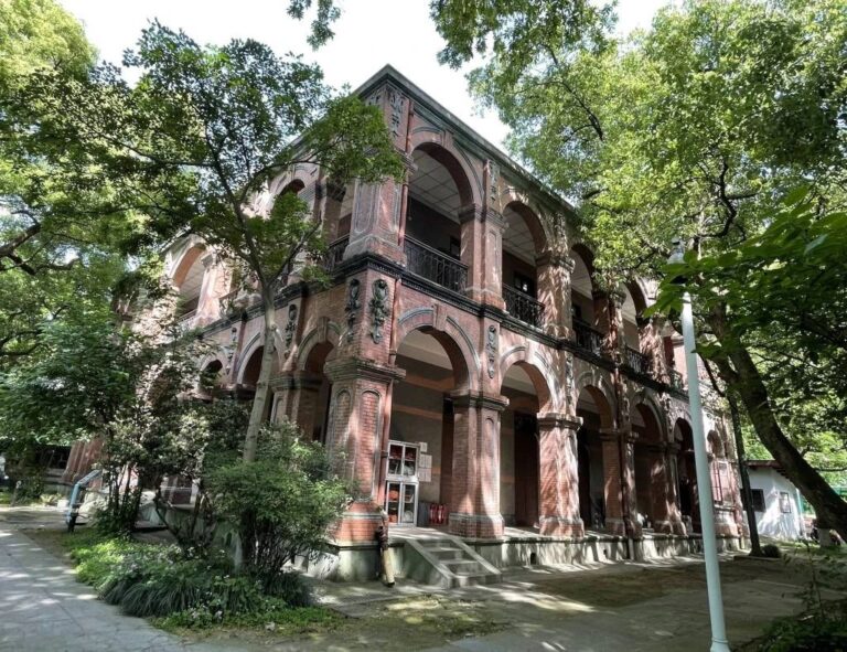 Experience Serenity: The Enchanting Beauty of Tushuguan Jiuzhi in Hangzhou, Zhejiang