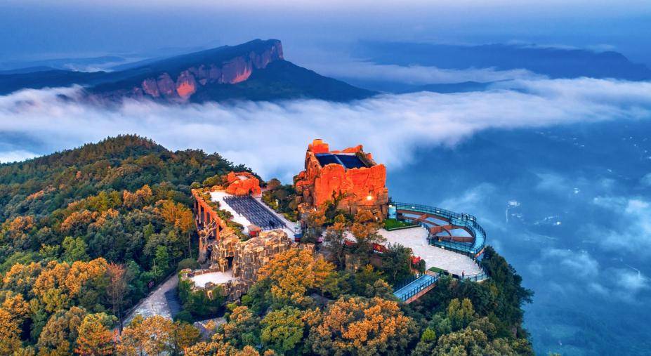 A scenic view of Hanzhong Lingyan Temple Cliff Carvings