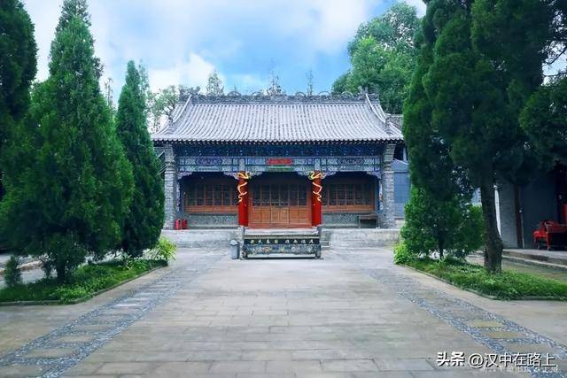 A scenic view of Hanzhong Longgangsi Site