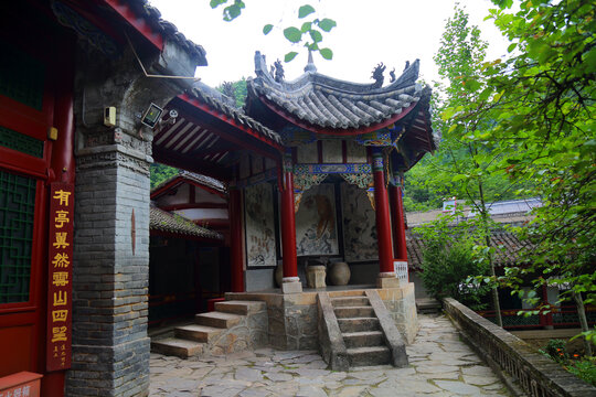 A scenic view of Hanzhong Zhang Liang Temple