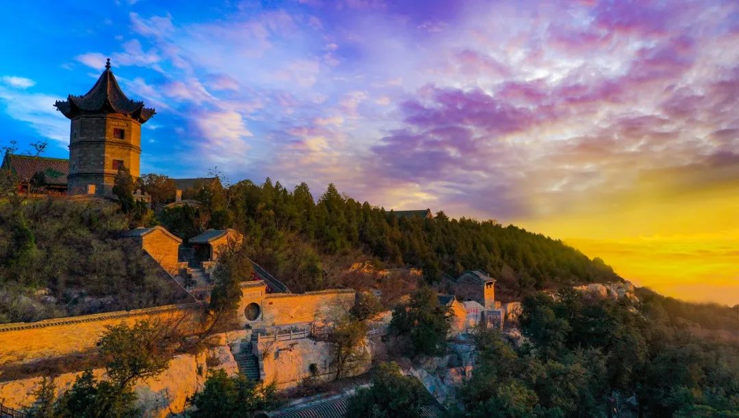 A scenic view of Hebi Liyyangguchengyizhi