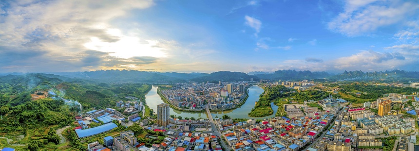 A scenic view of Hechi Fengtengshan Gumuqun