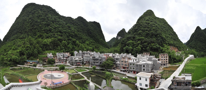A scenic view of Hechi Fengtengshan Gumuqun