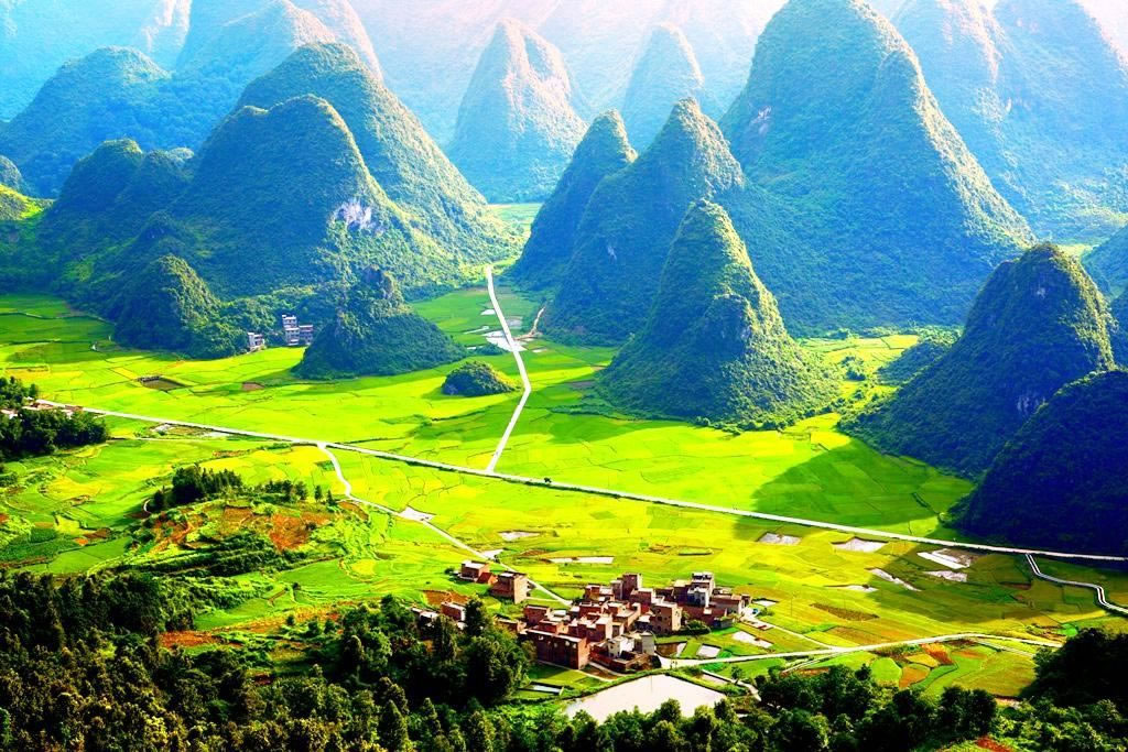 A scenic view of Hechi Fengtengshan Gumuqun