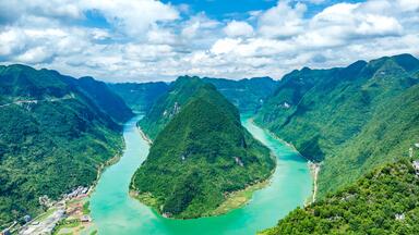 A scenic view of Hechi Fengtengshan Gumuqun