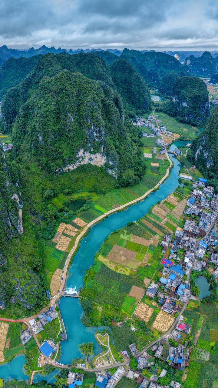 A scenic view of Hechi Fengtengshan Gumuqun