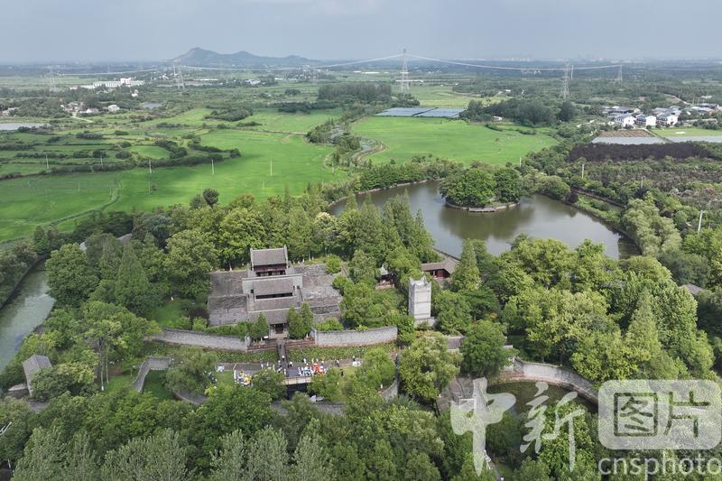 A scenic view of Hefei Liumingchuan Jiuju