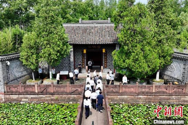 A scenic view of Hefei Liumingchuan Jiuju