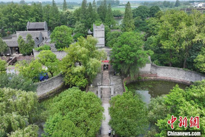 A scenic view of Hefei Liumingchuan Jiuju
