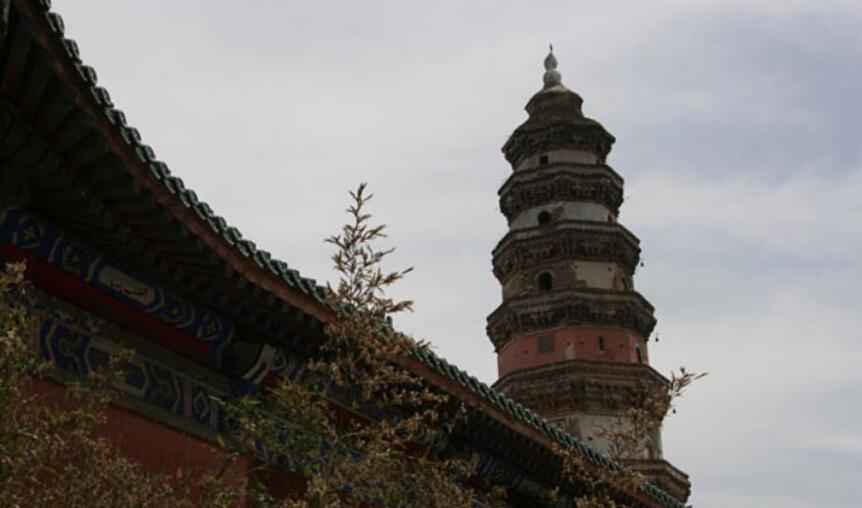 A scenic view of Hengshui Baoyun Pagoda