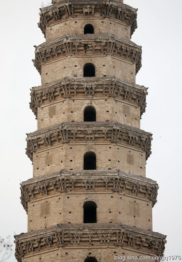 A scenic view of Hengshui Kaifu Temple Relic Pagoda