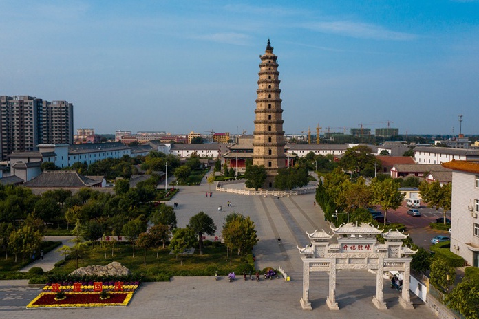 A scenic view of Hengshui Kaifu Temple Relic Pagoda
