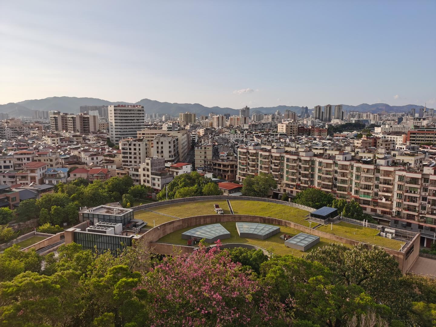A scenic view of Heyuan Guifengta