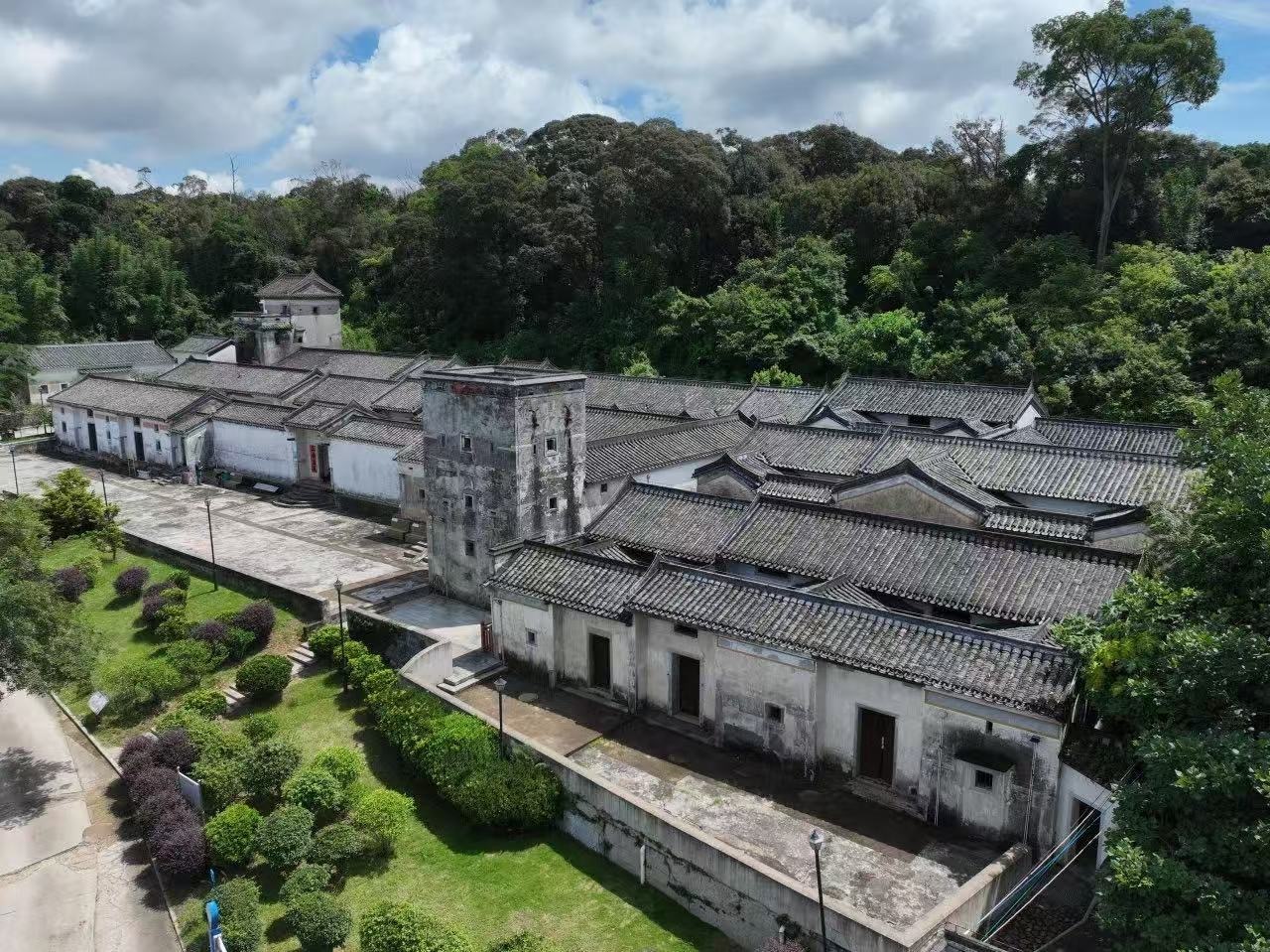 A scenic view of Heyuan Xianggang Wenhua Mingren Dayingjiu Zhihuibu Jiuzhi