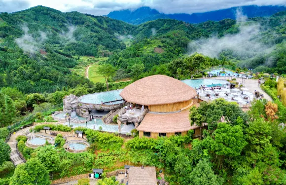 A scenic view of Hezhou Linhe Gucheng