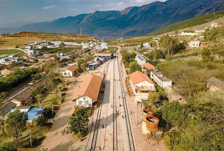 Discover the Hidden Gem of Honghe Bisezhai Chezhan: Your Ultimate Travel Guide in Yunnan