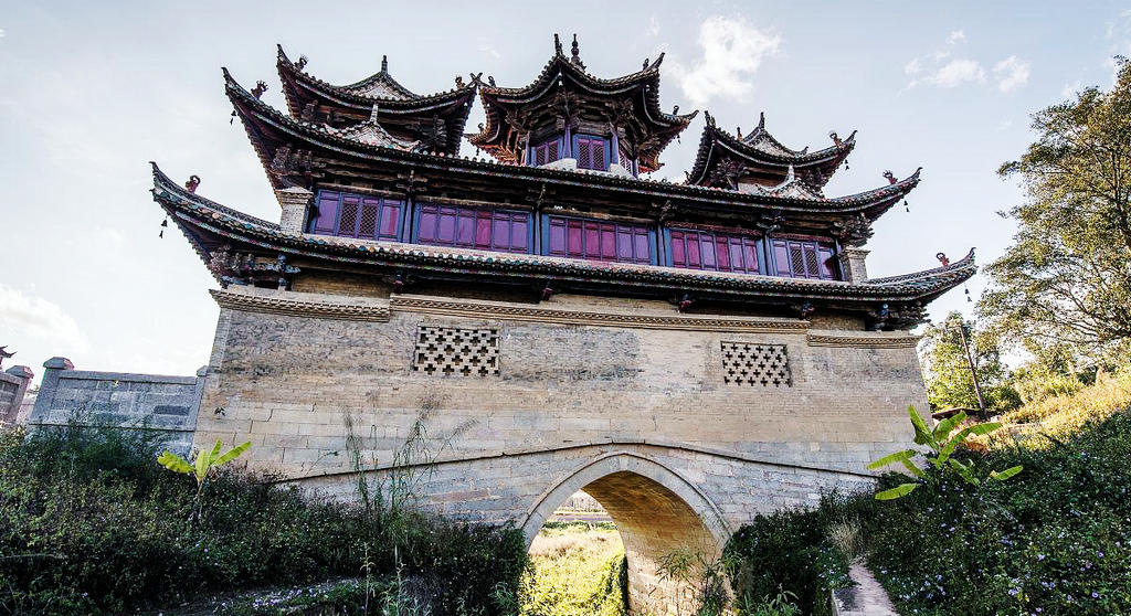 A scenic view of Honghe Huilan Qiaoge