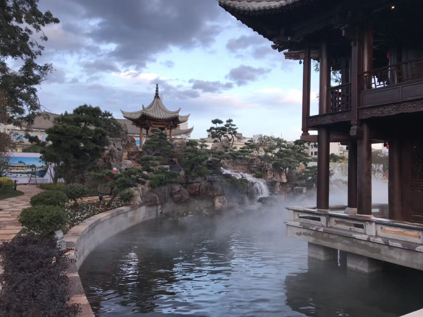 A scenic view of Honghe Jianshui Zhujia Huayuan