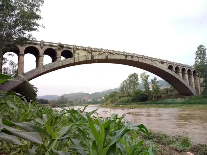 A scenic view of Honghe Kaiyuan Changhongqiao