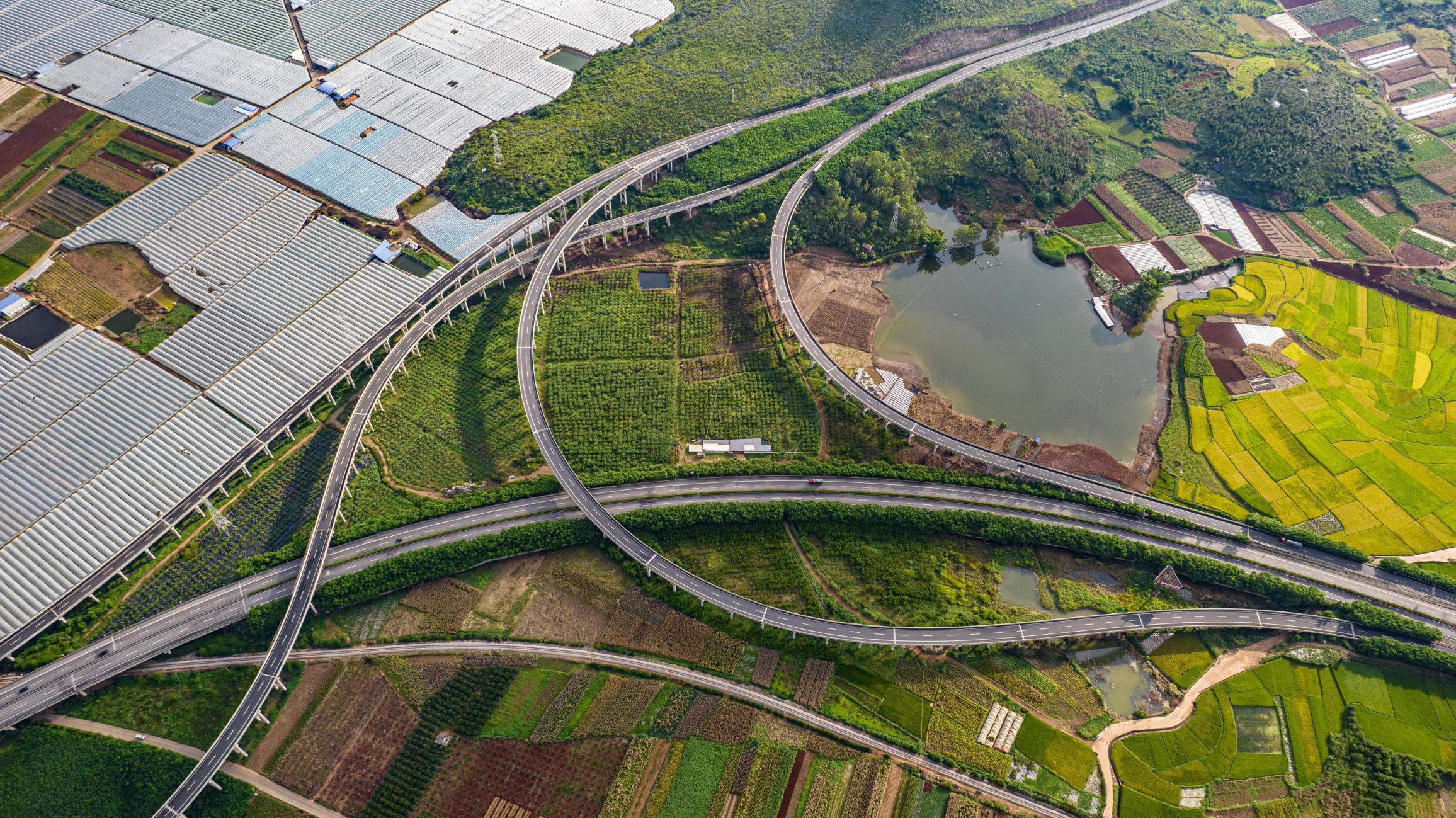 A scenic view of Honghe Kaiyuan Changhongqiao