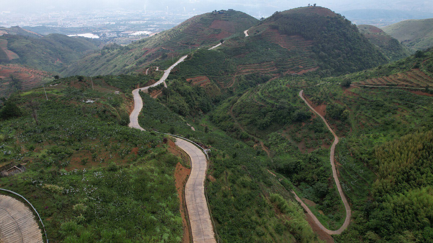 A scenic view of Honghe Kaiyuan Changhongqiao