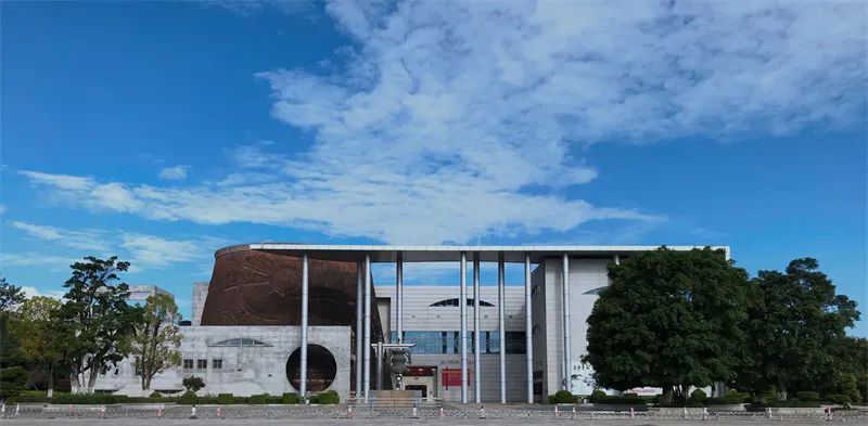 A scenic view of Honghe Nalou Zhangguansi Shu