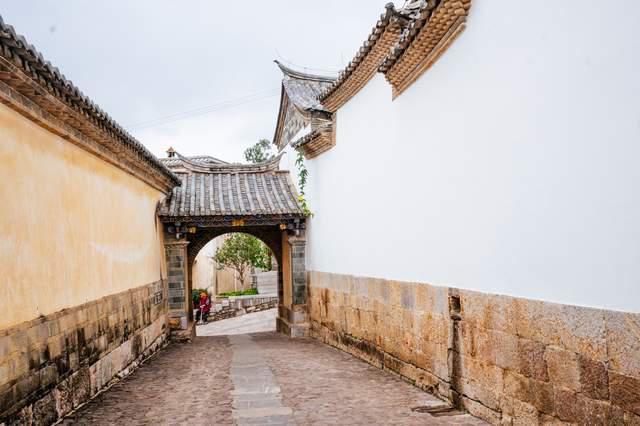 A scenic view of Honghe Tuanshan Minju Jianzhuqun