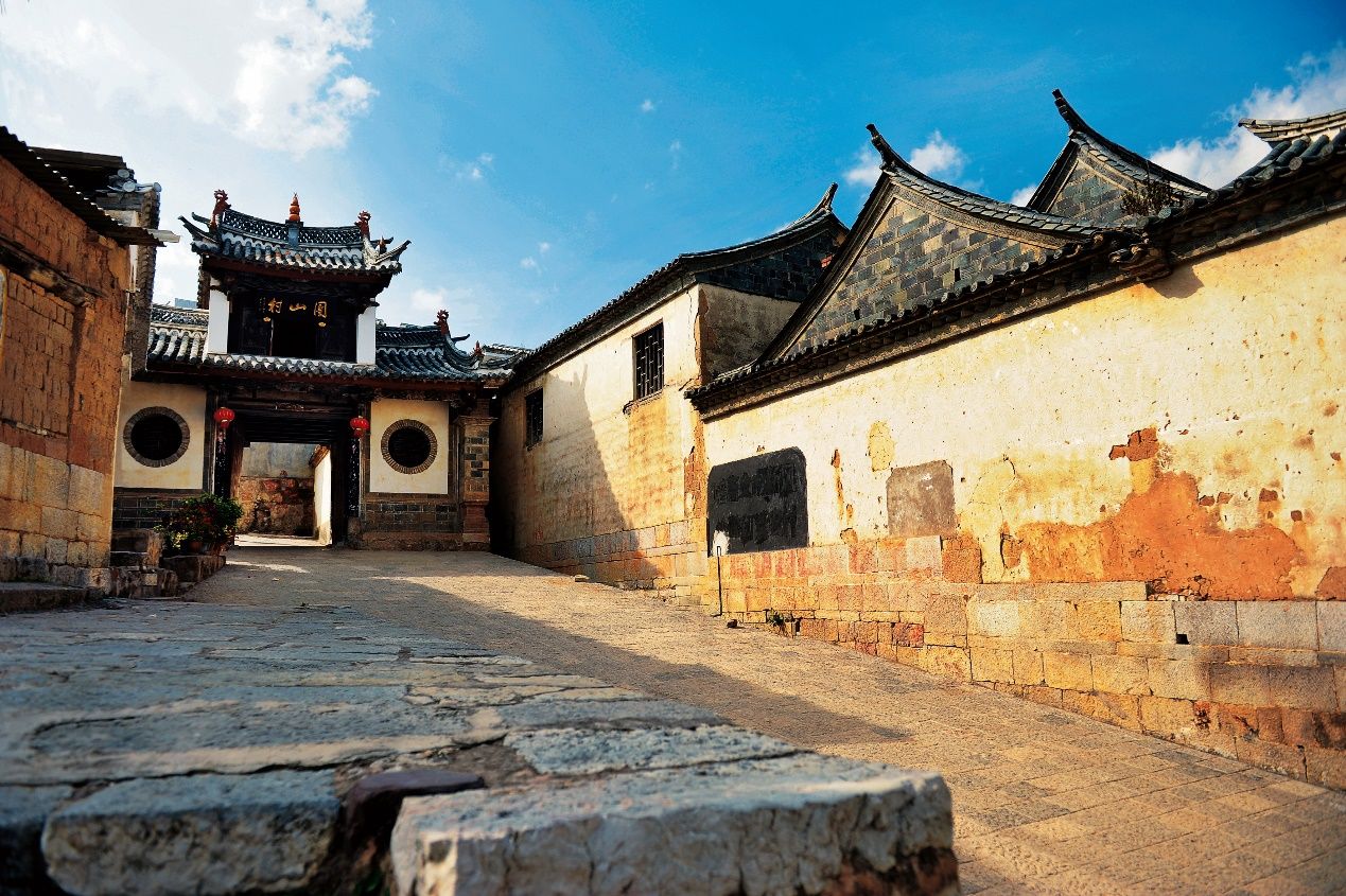 A scenic view of Honghe Tuanshan Minju Jianzhuqun