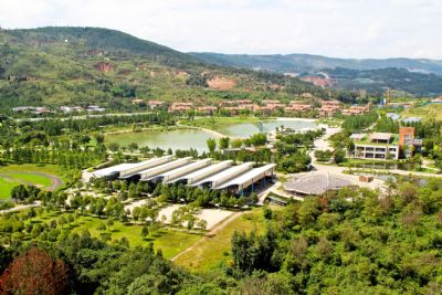 A scenic view of Honghe Xiongqinglai Guju