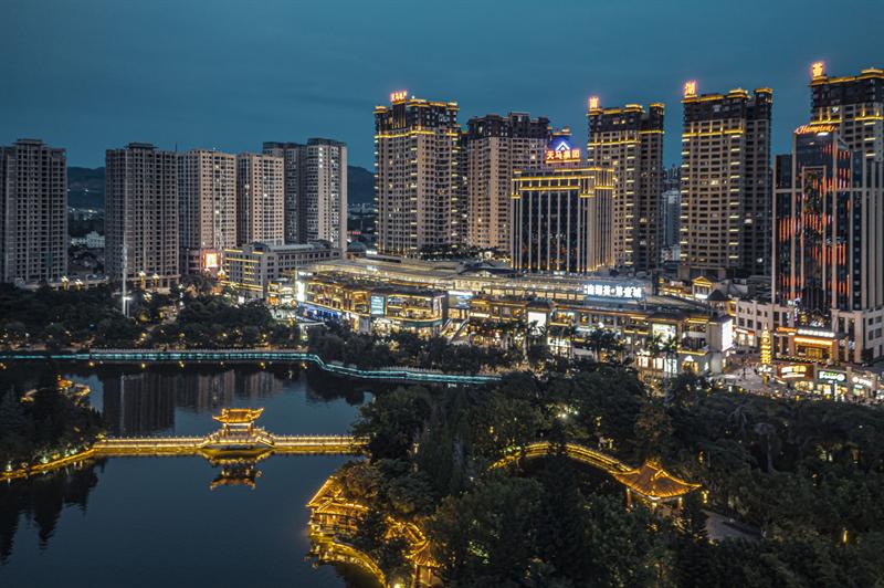 A scenic view of Honghe Zhilinsi Dadian