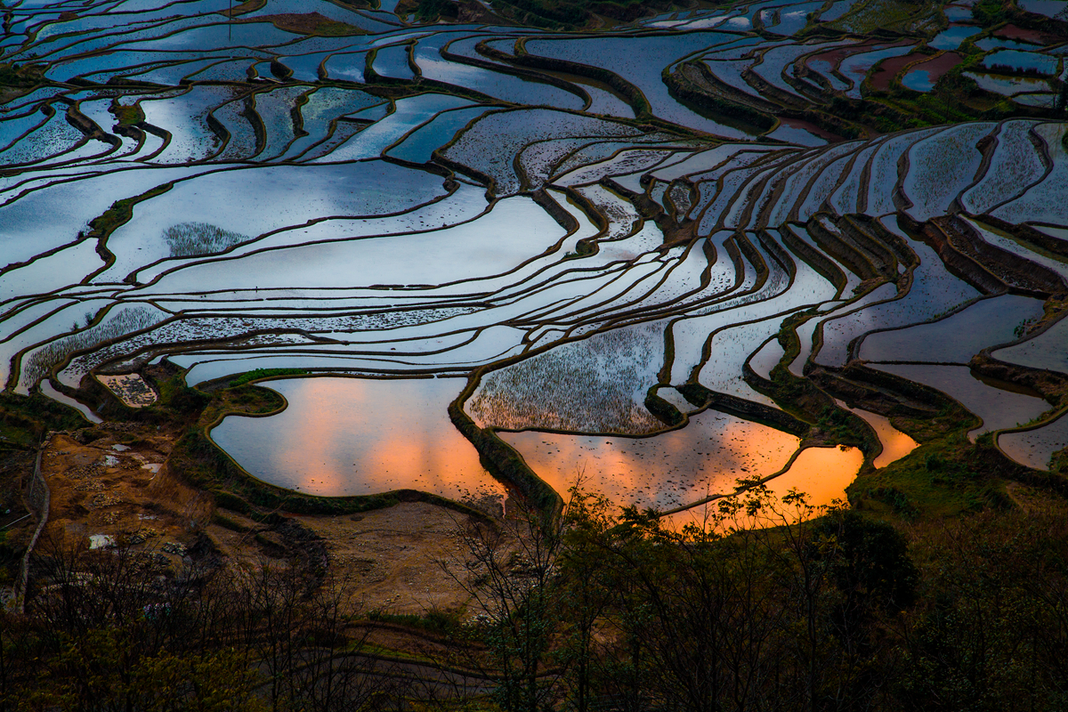A scenic view of Honghe Zhoujia Zhaiyuan