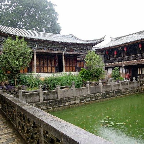 A scenic view of Honghe Zhoujia Zhaiyuan