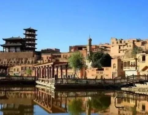A scenic view of Hotan Tuerdi Aji Zhuangyuan