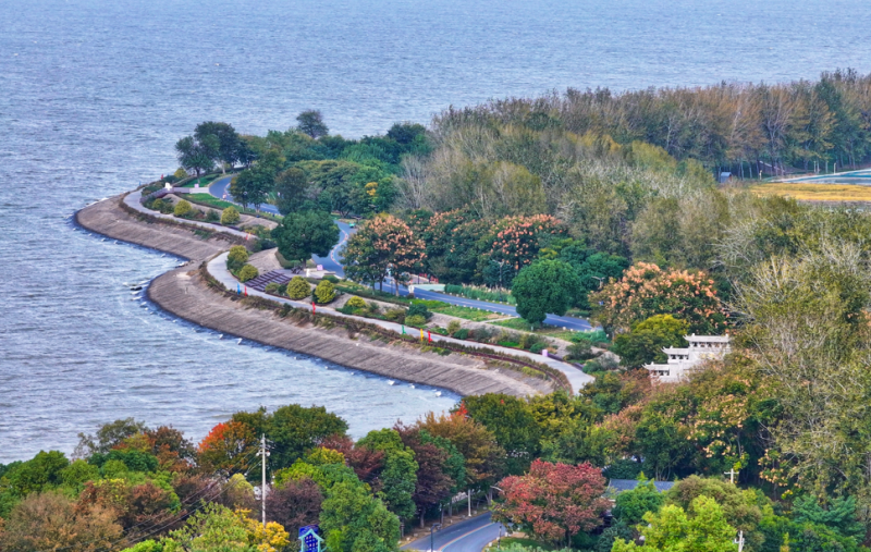A scenic view of Huaian Hongzehu Dadi