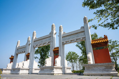 A scenic view of Huaian Mingzuling