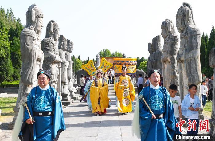 A scenic view of Huaian Mingzuling