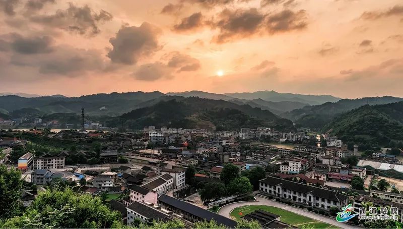 A scenic view of Huaihua Bingshuge Wenxingqiao