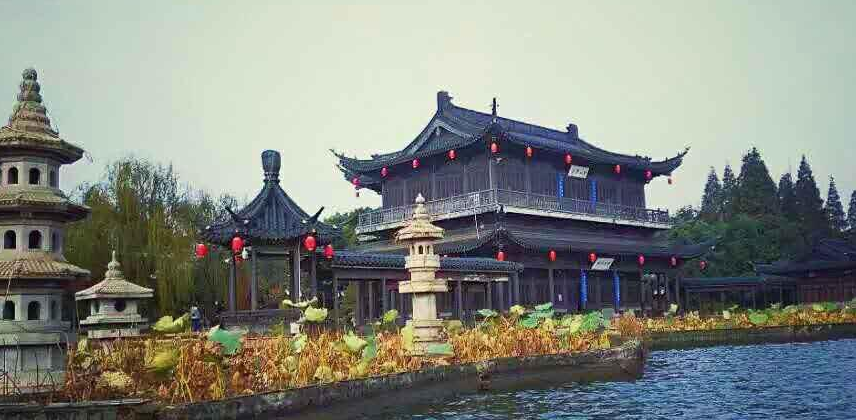 A scenic view of Huaihua Furonglou