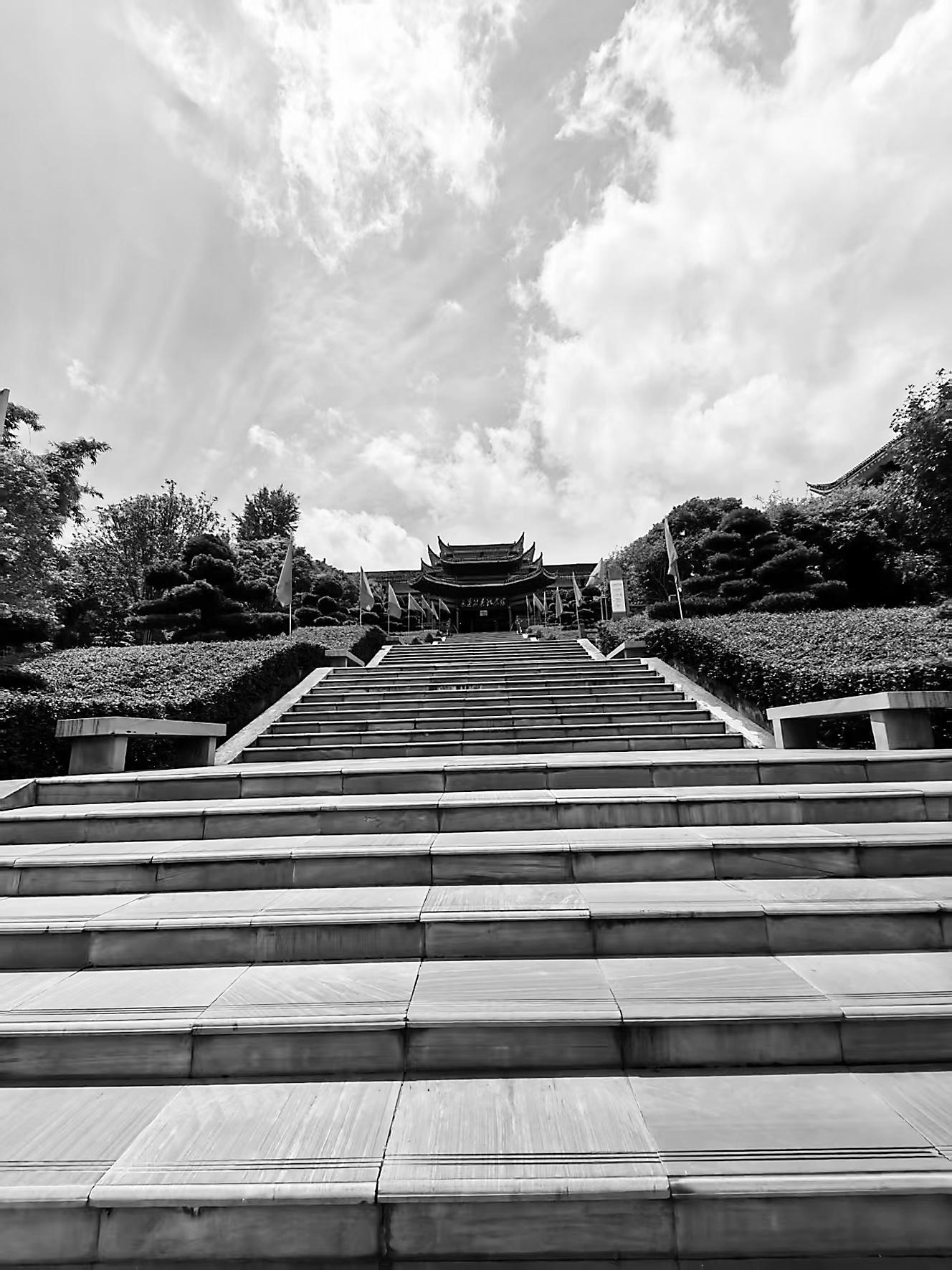 A scenic view of Huaihua Gongcheng Shuyuan