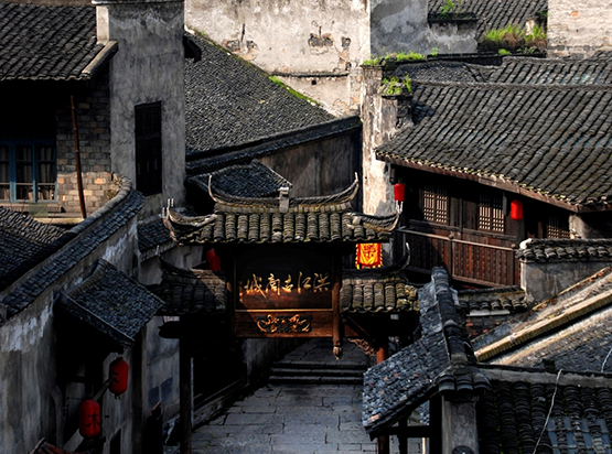 A scenic view of Huaihua Hongjiang Gujianzhuqun