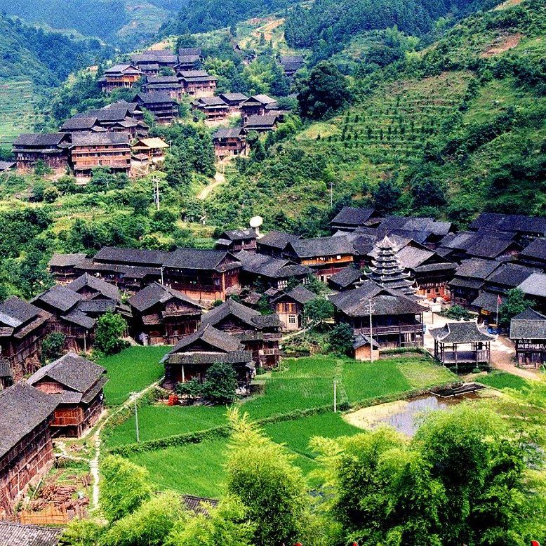 A scenic view of Huaihua Jingpingcun Gujianzhuqun