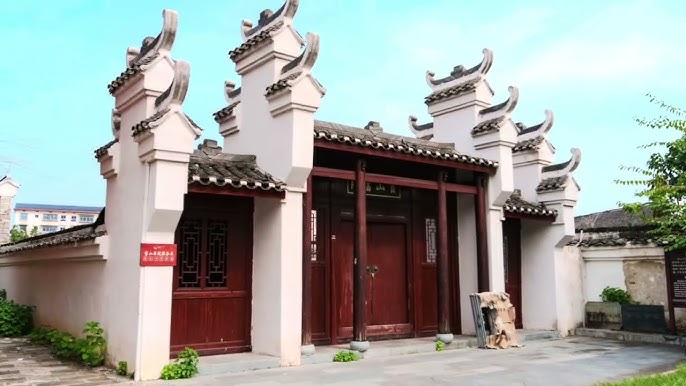 A scenic view of Huaihua Qiancheng Gujianzhuqun