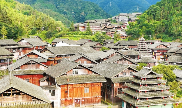 A scenic view of Huaihua Yutou Dongzhai Gujianzhuqun