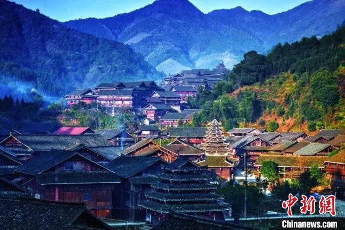 A scenic view of Huaihua Yutou Dongzhai Gujianzhuqun