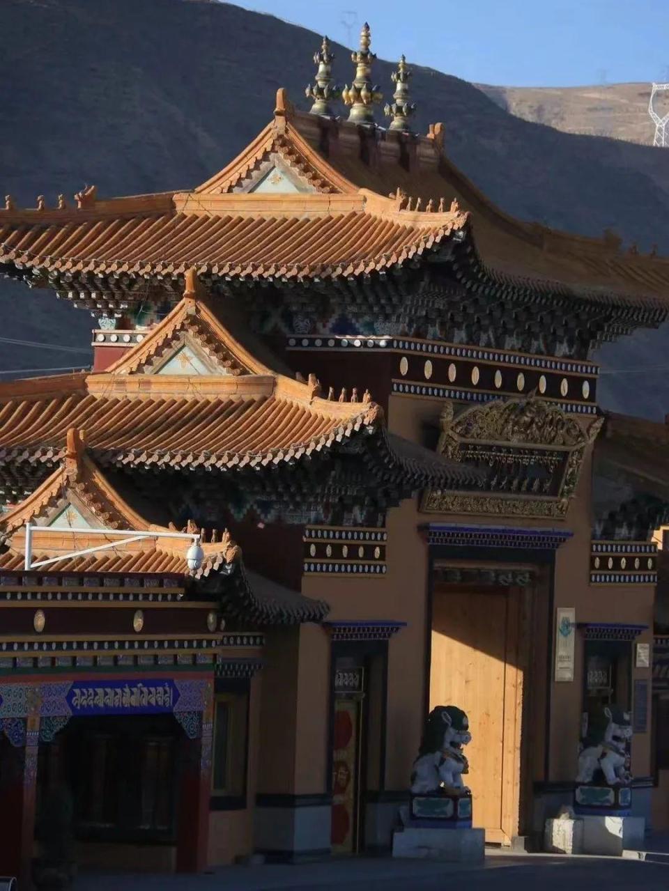 A scenic view of Huangnan Longwusi