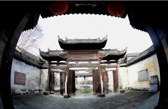 A scenic view of Huangshan Changxi Taihuci