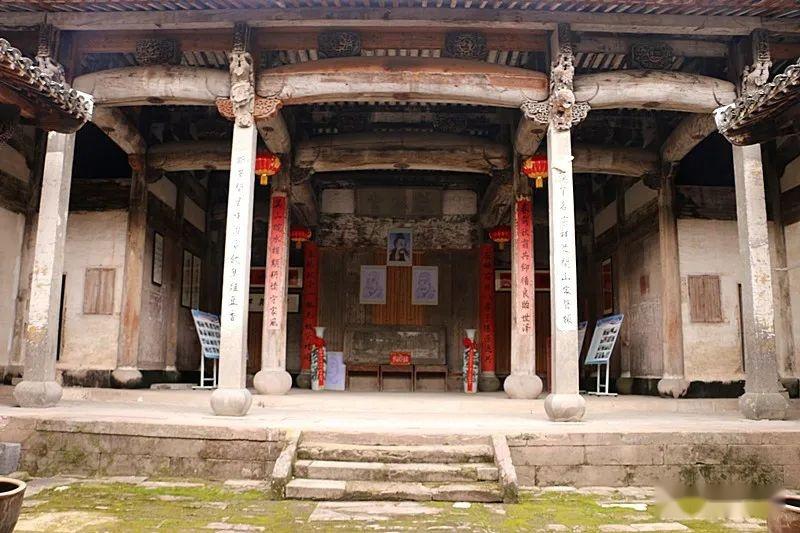 A scenic view of Huangshan Dafu Panshi Zongci