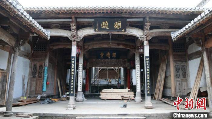 A scenic view of Huangshan Hongshi Zongci